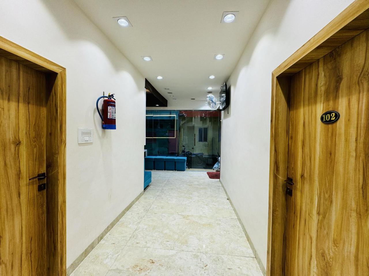 Hotel Shree Mahakal Krapa Удджайн Экстерьер фото