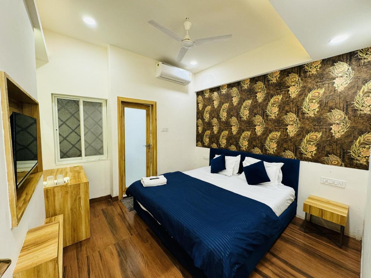 Hotel Shree Mahakal Krapa Удджайн Экстерьер фото